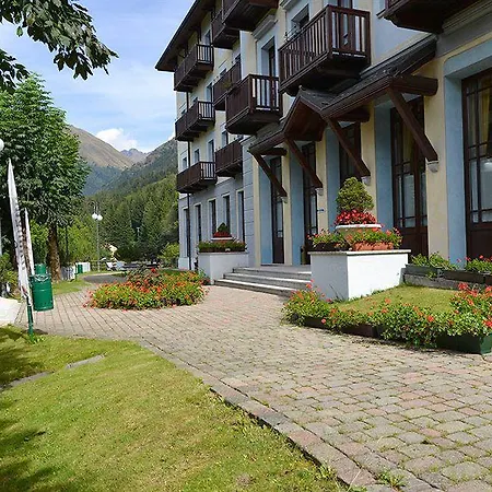 Feriested & Palace Ponte Di Legno