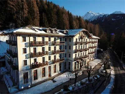 Feriested & Palace 3*