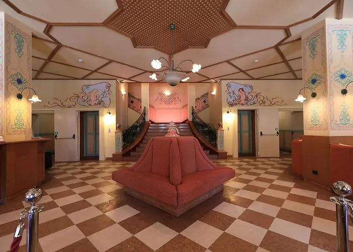 & Palace بونتي دي لينيو